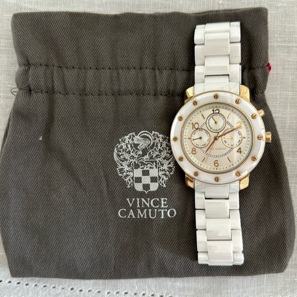 Vince Camuto Ladies Watch. Bracelet extenders & storage/dust bag included. - Picture 1 of 4